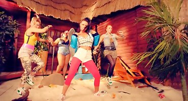 sex mẹ cho con bú Cô liếm mông Của O GraEn phim sex người và thú Gra và lấy kiêm trong âm hộ của cô.